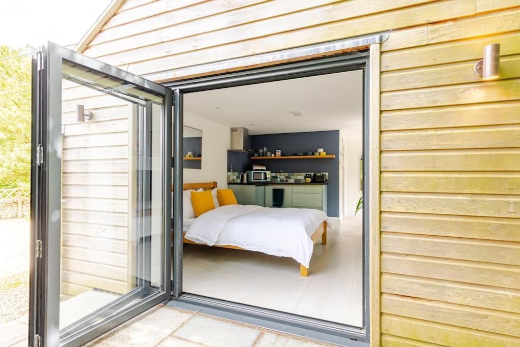 チッペナムCosy Cotswolds Retreat Near Bath & Castle Combeアパートメント エクステリア 写真